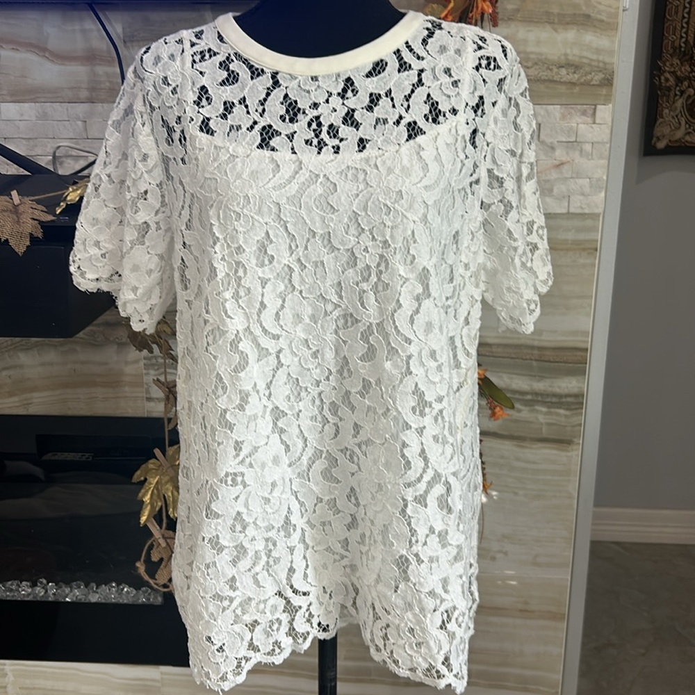 The Limited White on White Lace Tank Underlining Short Sleeve Top. Size OX(450E)